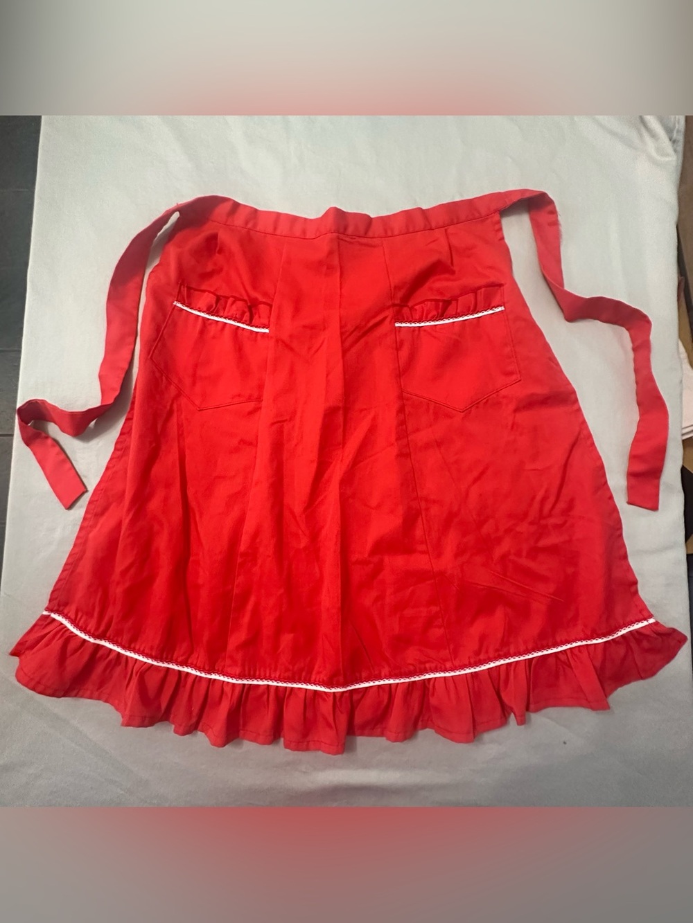 C&A Vintage/Retro Red/White Waist Apron with Pockets, One Size Coattagecore